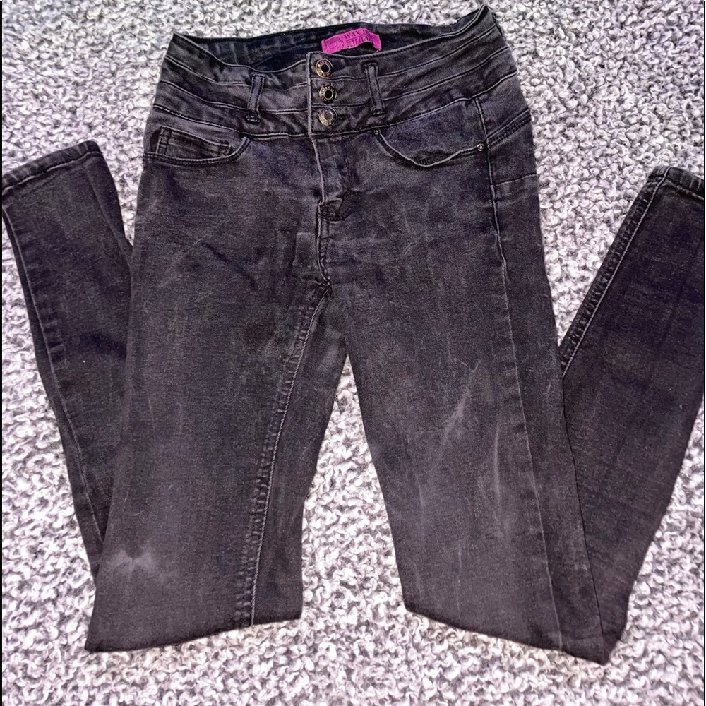 Black butt lifting skinny jeans!